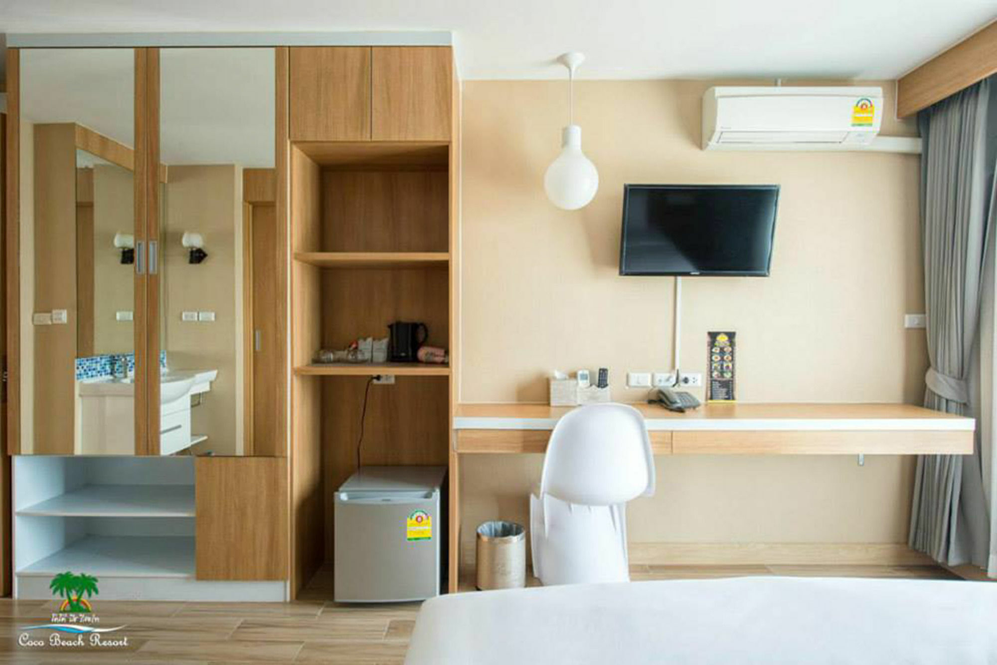 Coco Beach Resort Bangsaen Чонбури Экстерьер фото